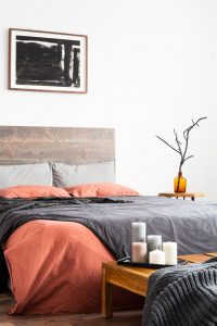 Linen sheets are on our holiday gift guide 2023. Linen sheets like these pair perfectly with a Flexabed adjustable bed for a great holiday gift. 